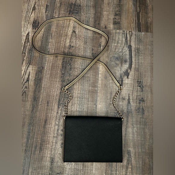 ♠️ EUC Kate Spade Black Envelope Crossbody Bag with Gold Chain - Picture 5 of 8